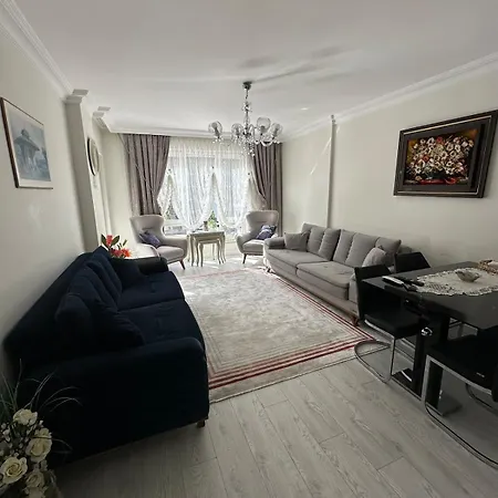 شقة Konyaalti Guersu Denize Sifir Sahilde Full Esyali Lueks *